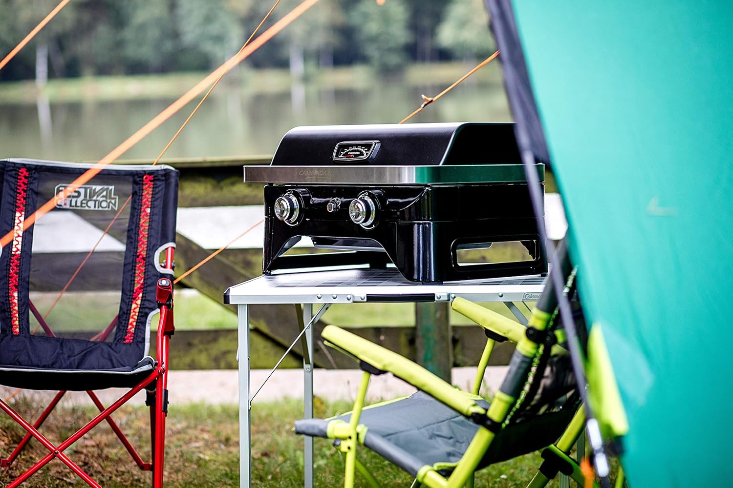 Attitude2go,Barbecue de Table Faible fume,BBQ Portable, Couvercle,thermomtre,et Grille en Fonte,Alimentation : Cartouche de gaz CV 470 Plus,Gris